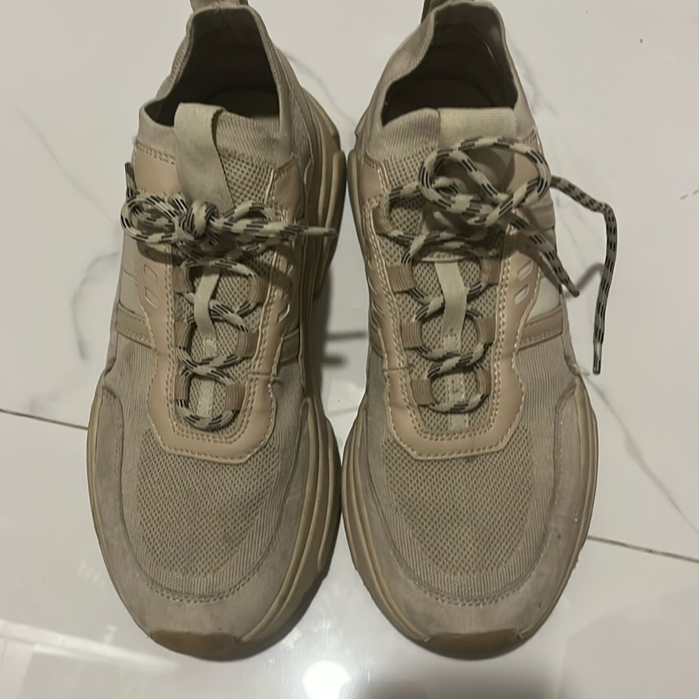 Platform sneakers size 8.5 good worn condition